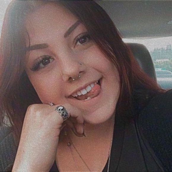 Meet your Posher, Tianna - Picture 1 of 1